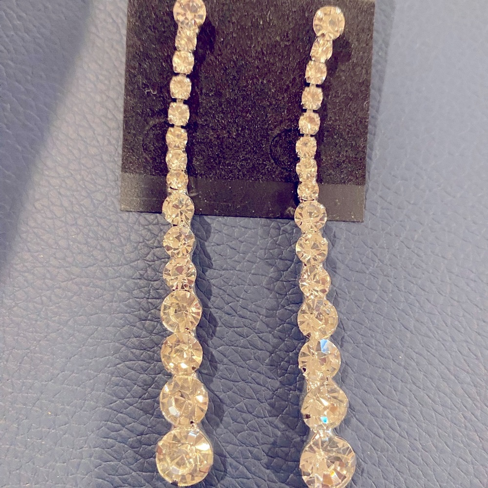Elegant Gold Drop Earrings
